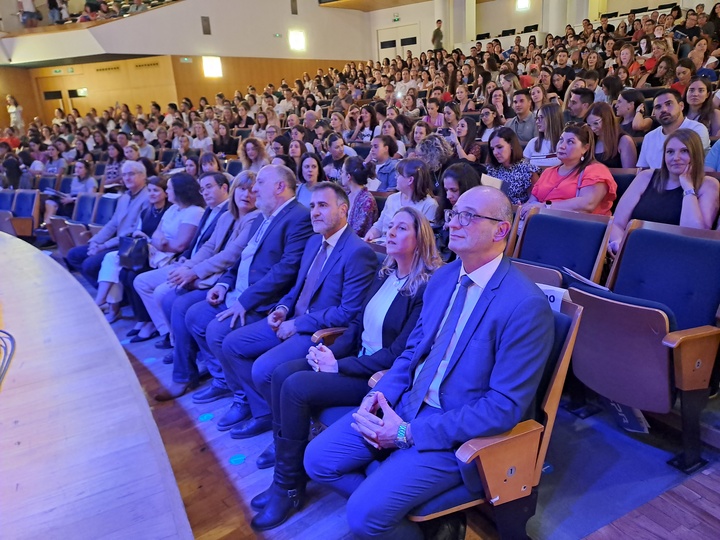El consejero Víctor Marín da la bienvenida a 800 funcionarios docentes en prácticas