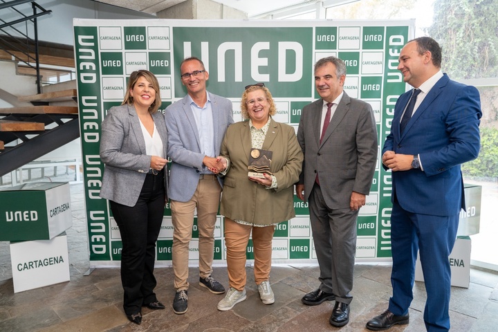 El consejero de Medio Ambiente, Universidades, Investigación y Mar Menor preside la junta rectora del consorcio universitario de la Universidad Nacional de Educación a Distancia en Cartagena que elige como nuevo director a José Luis Figueiras