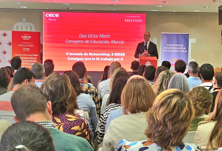 El consejero de Educación participa en la Jornada de Networking '3 ideas', dedicada a la inteligencia artificial
