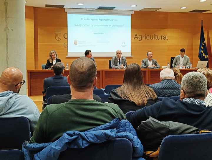 Una delegación institucional de seis ciudades rumanas visita la Región para conocer la gestión de las ayudas del programa Leader a través de los Grupos de Acción Local