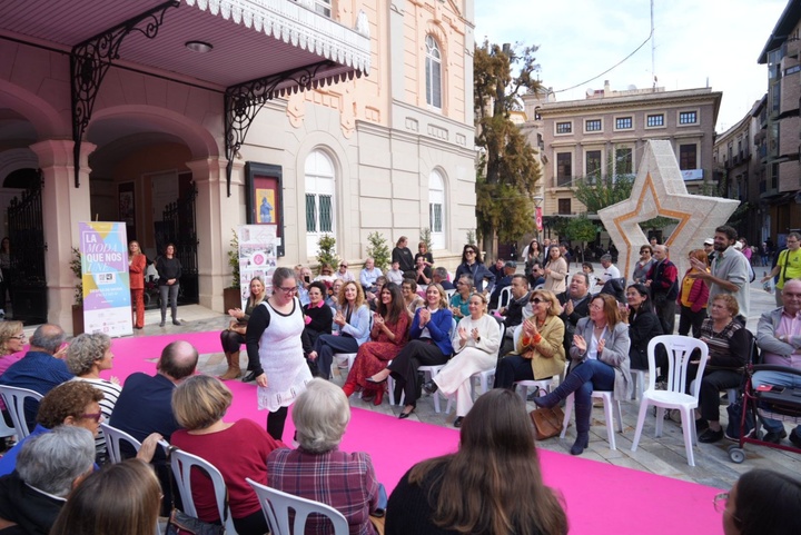 La consejera de Política Social, Familias e Igualdad, Conchita Ruiz, durante el desfile de moda inclusivo (1)