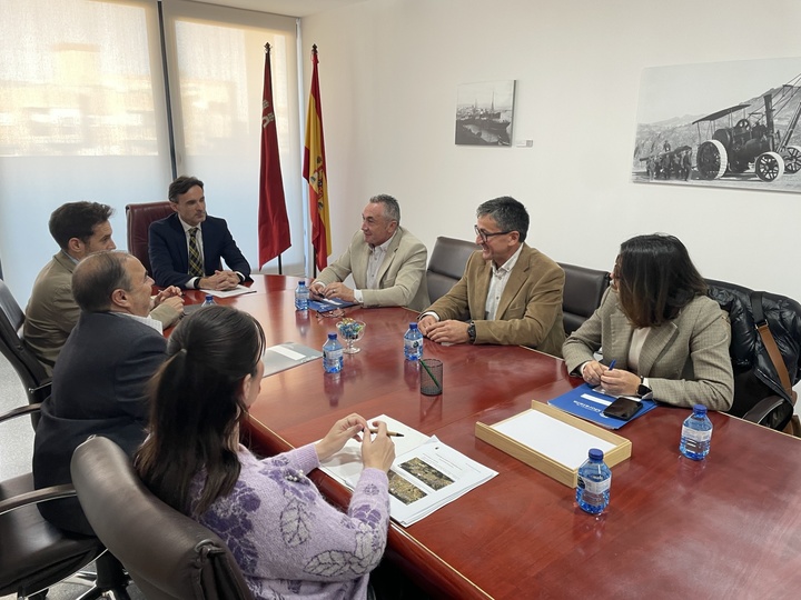 Reunión con el alcalde de Moratalla.