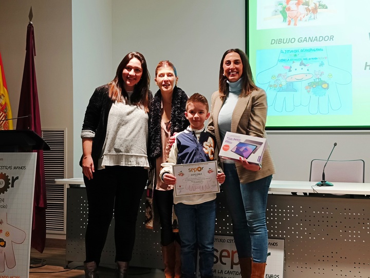 La consejera Sara Rubira entrega junto al alcalde de Lorca los premios del concurso de dibujo 'SEPOR Junior 2024'
