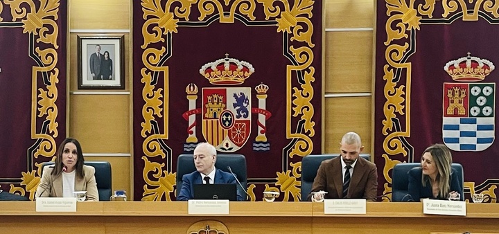 La gerente del SMS destaca la importancia de reducir el riesgo de infecciones en intervenciones quirúrgicas como factor esencial de la calidad asistencial