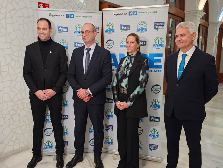 El consejero de Educación participa en la Gala del Docente de ANPE (1)