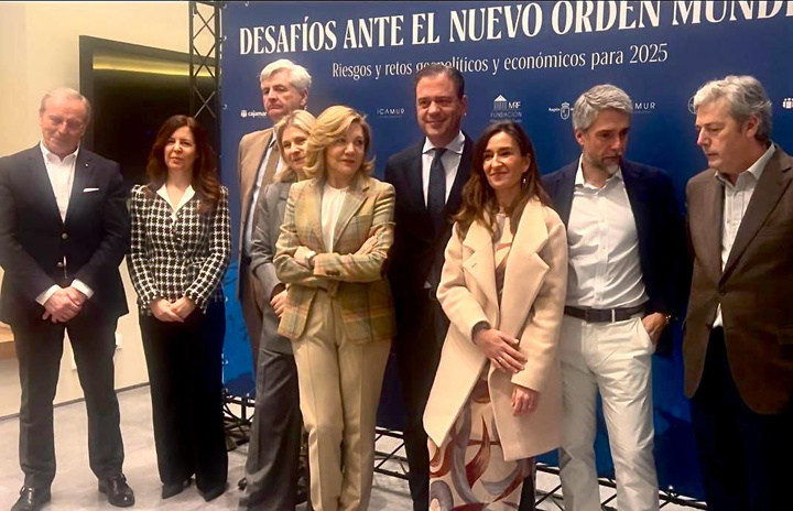 Una mesa redonda organizada por la Fundación Ruiz-Funes advierte sobre los desafíos del nuevo orden mundial