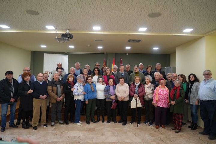 La consejera de Política Social, Conchita Ruiz, junto al alcalde de Lorca, Fulgencio Gil, durante el acto de presentación del programa 'Cercanos' en el municipio (1)