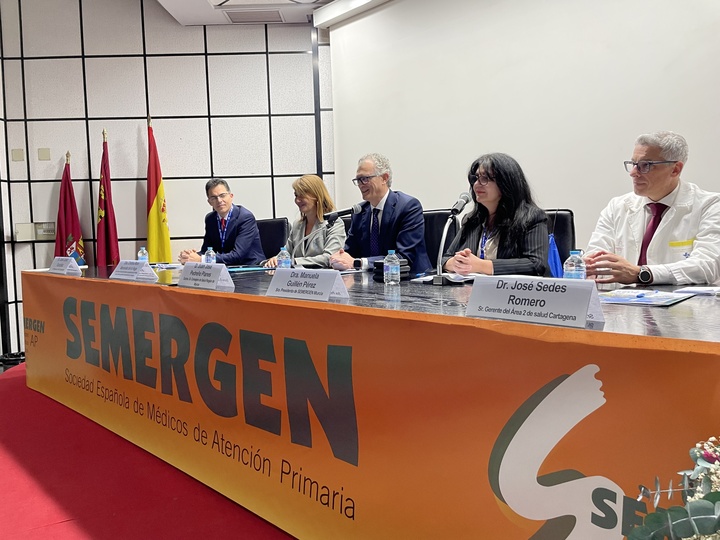 El consejero de Salud inaugura en Cartagena una jornada internacional sobre inteligencia artificial aplicada a la sanidad