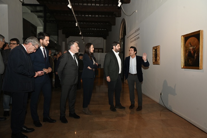 El presidente de la Comunidad, Fernando López Miras, inaugura la exposición 'Colección Adela Barba'/ 2