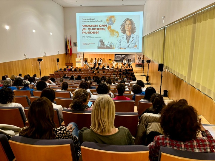 Más de 170 científicas asisten al programa de mentorización para jóvenes investigadoras organizado por la FFIS