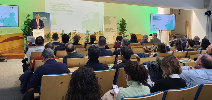 El consejero de Medio Ambiente, Universidades, Investigación y Mar Menor, Juan María Vázquez, durante la inauguración de la jornada 'Estrategia Regional de Infraestructura verde, conectividad y restauración ecológicas'.