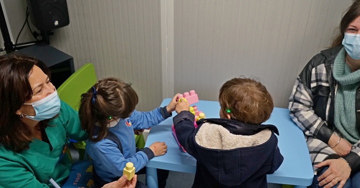 El implante secuencial en los niños es la técnica más habitual por ser la más beneficiosa en su desarrollo.