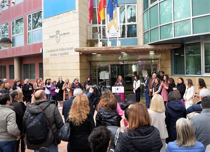 El manifiesto institucional por el Día Internacional de la Mujer reivindica la lucha por la igualdad "como responsabilidad de toda la sociedad"