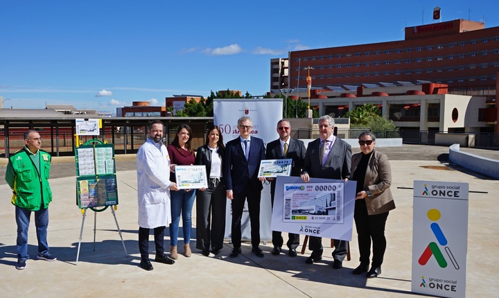 El hospital clínico universitario Virgen de la Arrixaca ilustra el cupón de la ONCE del próximo 22 de marzo por su 50 aniversario