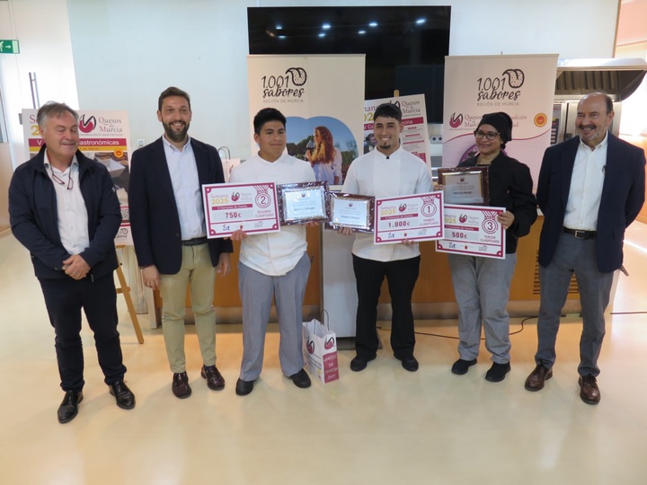 La tapa 'Chato al vino y queso murciano' gana el concurso de cocina interescuelas 'Quesos de Murcia DOP'