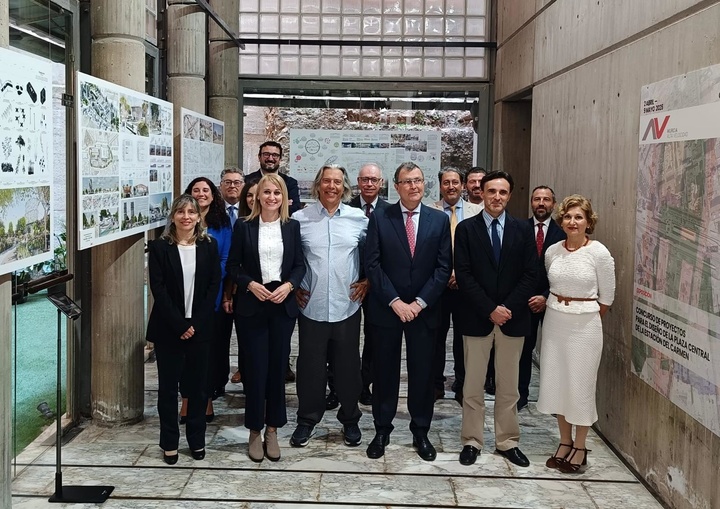 El consejero de Fomento e Infraestructuras, Jorge García Montoro, participó hoy en la entrega de premios del concurso para el diseño de la Plaza Central para la estación intermodal de Murcia
