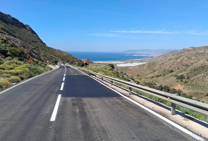 Fomento finaliza la reparación de la carretera del Cedacero tras los daños por lluvias