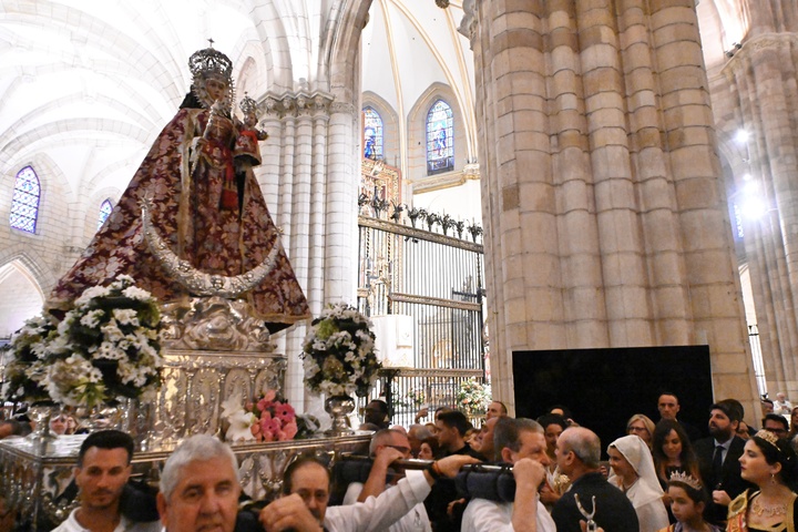 El presidente de la Comunidad, Fernando López Miras, asistió hoy a la misa en honor a Nuestra Señora la Virgen la Fuensanta, antes de la romería de la Patrona de Murcia hasta su Santuario/1