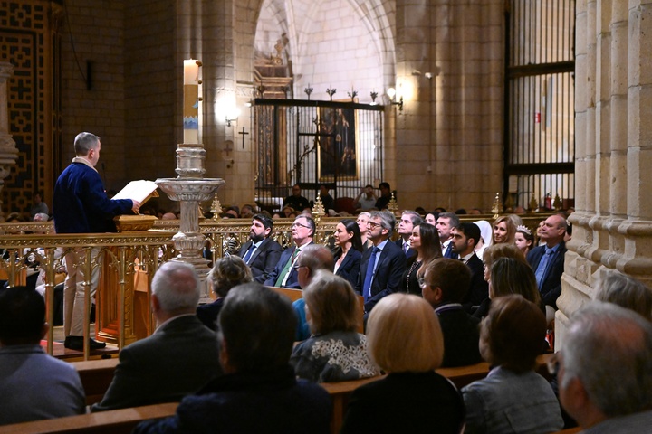 El presidente de la Comunidad, Fernando López Miras, asistió hoy a la misa en honor a Nuestra Señora la Virgen la Fuensanta, antes de la romería de la Patrona de Murcia hasta su Santuario/2
