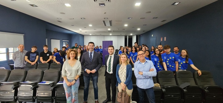 Un centenar de alumnos participan en el debate de Escuelas Embajadoras del Parlamento Europeo en la Región