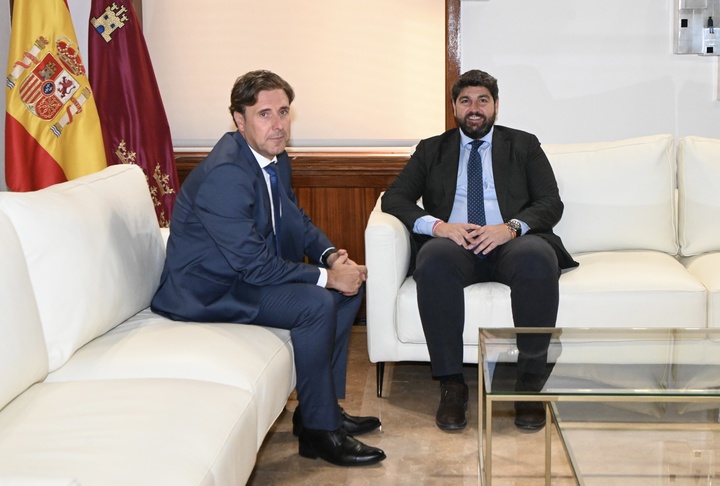 El jefe del Ejecutivo autonómico, Fernando López Miras, recibe al nuevo presidente del Tribunal Superior de Justicia de la Región de Murcia, Manuel Luna.