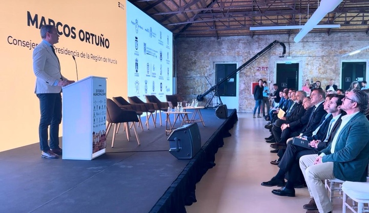 Ortuño advierte a los alcaldes de la Región que "sin Trasvase, no hay futuro"