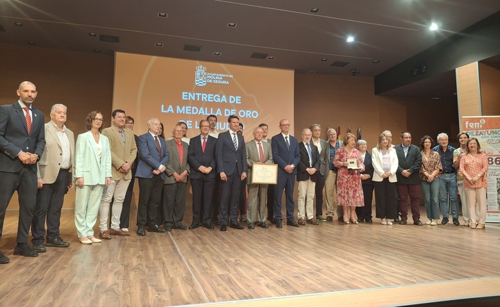 La Fundación de Estudios Médicos (FEM) de Molina de Segura recibe la medalla de oro de la ciudad  