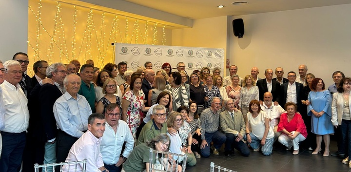 El consejero de Salud participa en el homenaje a los profesionales de Enfermería jubilados en 2024
