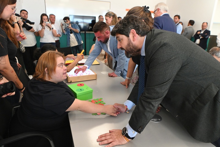 López Miras inaugura en Torre Pacheco la residencia para personas con discapacidad intelectual Lola del Pasico