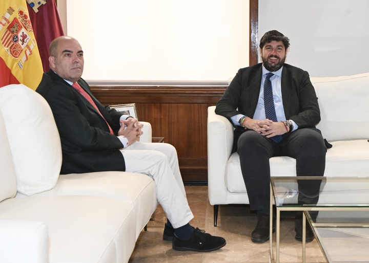 El presidente de la Comunidad, Fernando López Miras, se reúne con el presidente de la Federación Nacional de Asociaciones de Trabajadores Autónomos (ATA), Lorenzo Amor
