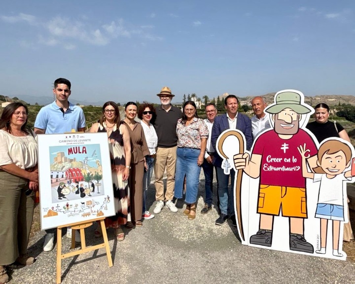 Mula ya tiene su cartel del dibujante Puebla en el Camino de Levante de la Vera Cruz