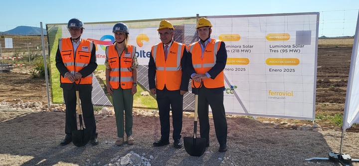 Inicio de la construcción de dos nuevos parques solares en la Región (5)