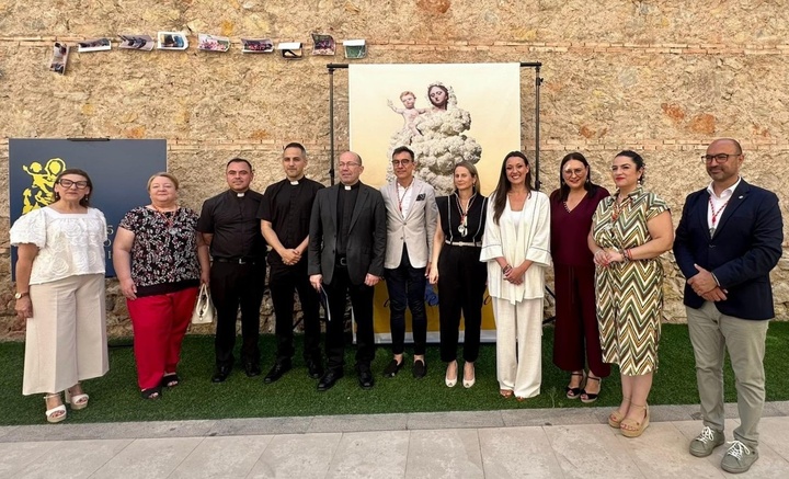 La consejera, Carmen Conesa; la alcaldesa de Cehegín, Alicia del Amor, y el resto de autoridades civiles y religiosas, en el acto de presentación...
