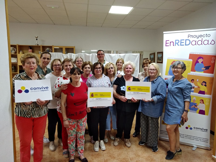 Mujeres del entorno rural de Lorca reciben formación sobre el uso del Portal del Paciente para mejorar su autonomía digital en Salud
