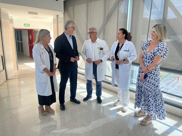 El consejero de Salud, Juan José Pedreño, visitó esta semana el hospital del Rosell, el sexto más grande del SMS en capacidad, acompañado del gerente...