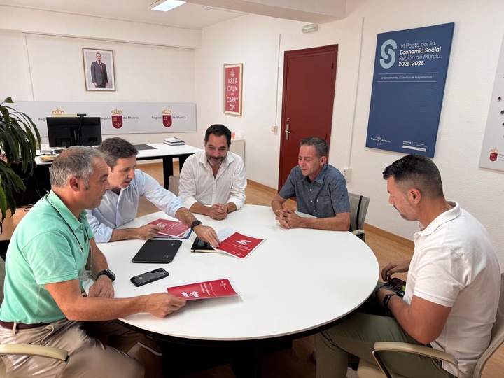 El Gobierno regional avanza en el impulso al comercio local y en el apoyo a autónomos comerciantes