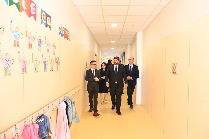 El presidente de la Comunidad, Fernando López Miras, inaugura el Centro de Educación Infantil y Primaria Sagrado Corazón, en Librilla (2)