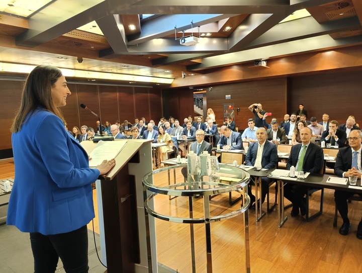 Imagen de la consejera Sara Rubira en el encuentro 'Agribussines 2025' organizado por APD