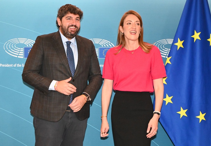 El presidente de la Región de Murcia, Fernando López Miras, se reunió hoy en Bruselas con la presidenta del Parlamento Europeo, Roberta Metsola