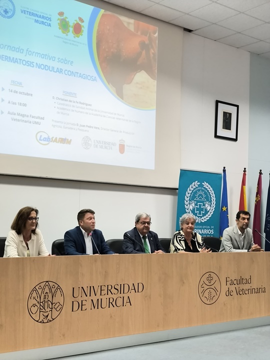 El Gobierno regional establece recomendaciones y pide extremar las precauciones ante la detección en España de la dermatosis modular en ganado bovino