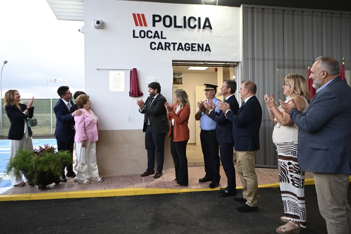 El presidente de la Comunidad, Fernando López Miras, inaugura el nuevo cuartel de Policía Local de Cuesta Blanca, en Cartagena