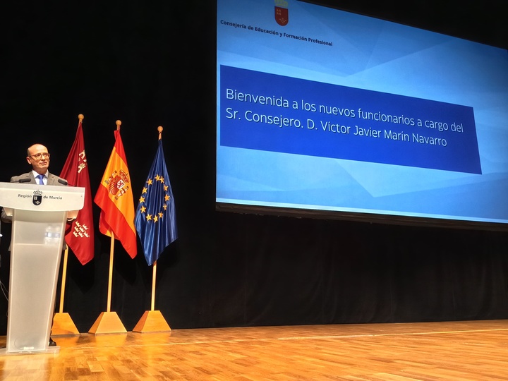 El consejero Víctor Marín da la bienvenida a cerca de 1.300 funcionarios docentes de Secundaria y Formación Profesional en prácticas