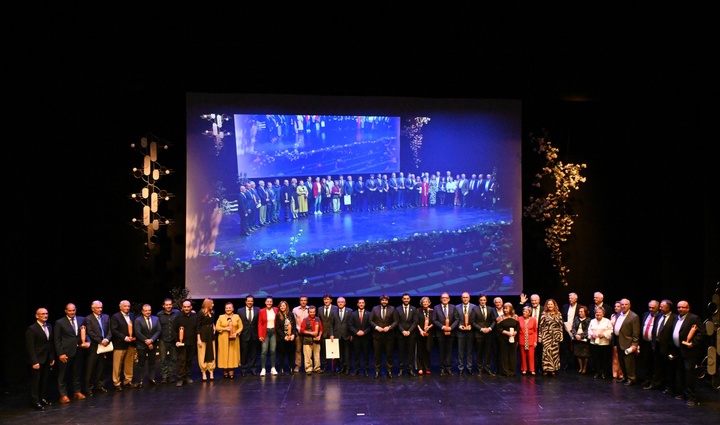 López Miras destaca el empuje empresarial de Águilas como "uno de los grandes motores económicos de la Región de Murcia"