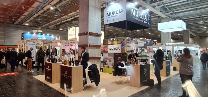 Imagen del estand de la Región de Murcia en  la Feria de Vino de París.