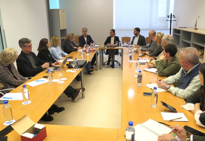 La Región de Murcia crea una mesa de trabajo para fortalecer el sector del enoturismo y promover la formación de sus profesionales