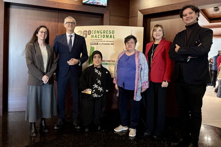 El consejero de Salud, Juan José Pedreño, inauguró el XXVI Congreso Nacional de Acondroplasia en Murcia.