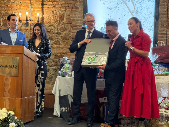 Salud respalda la labor de humanización de la asistencia sanitaria que realiza la Fundación Ambulancia del Deseo (1)