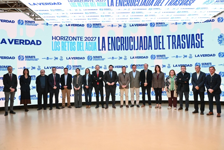 López Miras participa en el 'Foro Horizonte 2027. Los retos del agua: la encrucijada del trasvase', organizado por el Diario La Verdad