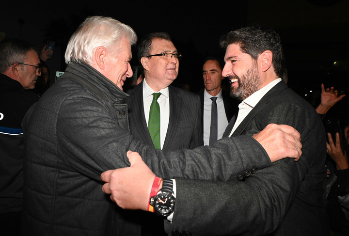 El jefe del Ejecutivo autonómico, Fernando López Miras, presidió hoy el acto de colocación de la primera piedra del primer gimnasio oncológico pediátrico y de adolescentes de España (3)