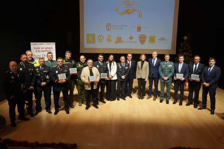 Rubira reivindica "igualdad, concordia y un gran pacto nacional del agua" en el acto conmemorativo de la Constitución en Jumilla